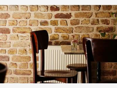 Bar brasserie restaurant