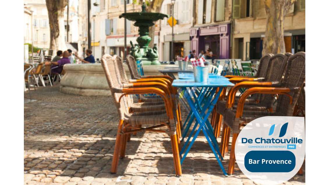 Vente bar terrasse au cœur de la Provence verte