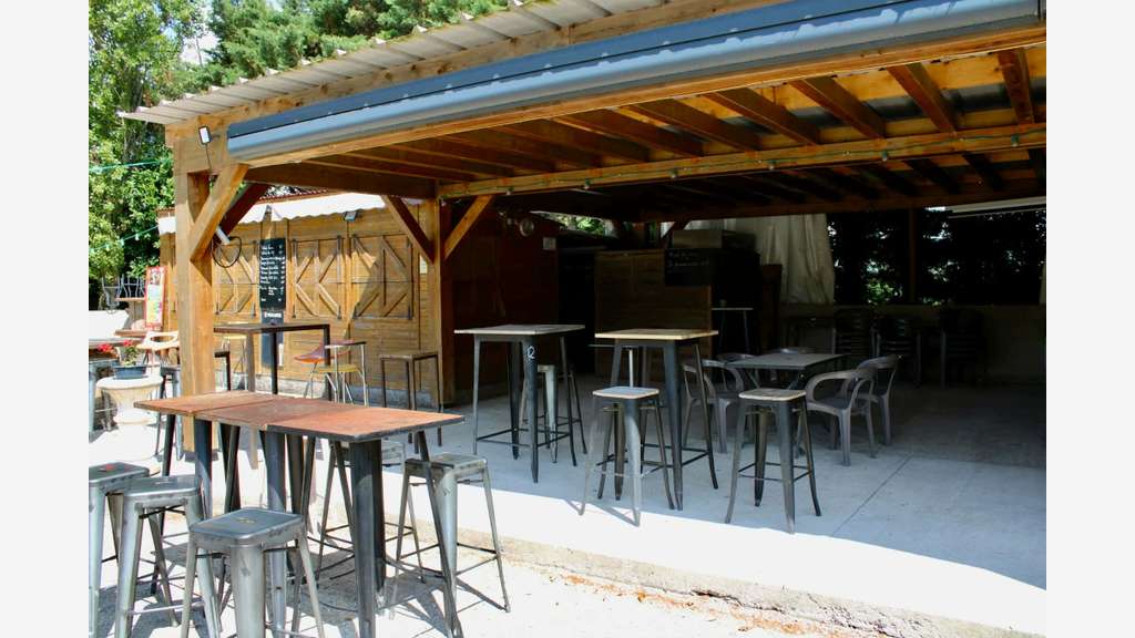 A vendre FDC emblématique multi-activités à Tulaud