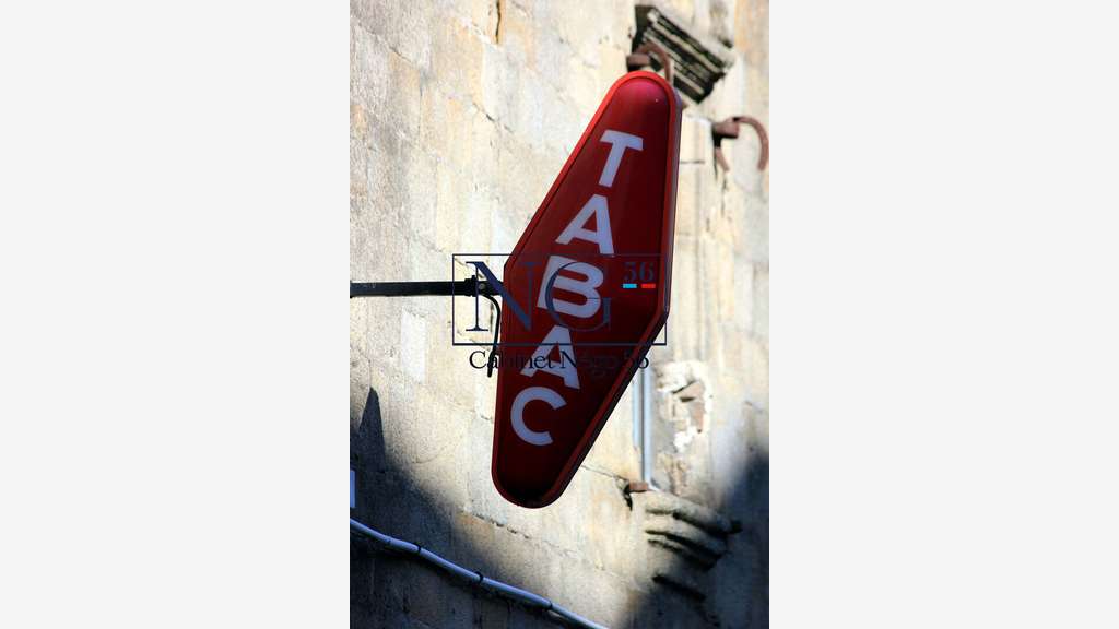 AV murs et fonds bar tabac jeu Loto Pays de Vannes
