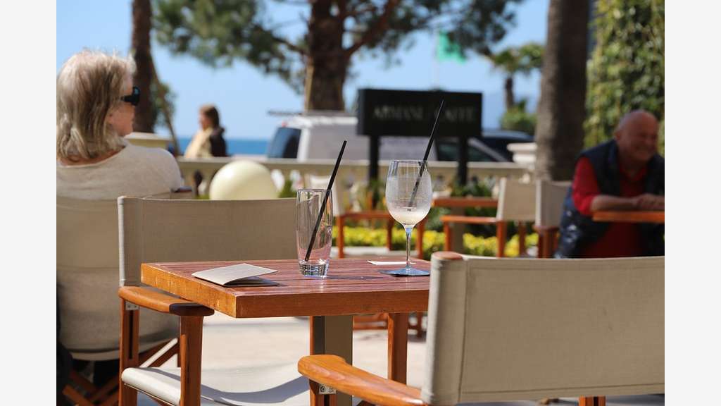 Vd brasserie L4 front de mer emplt premium 83
