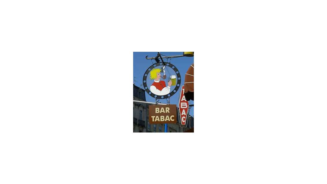 AV bar Tabac FDJ brasserie dans village dynamique