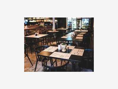 AV bar restaurant en centre petite ville Veauche