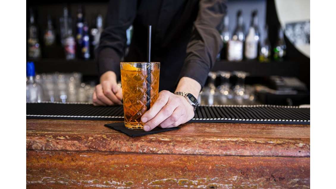 AV murs fonds bar lic IV station balnéaire d'Aude