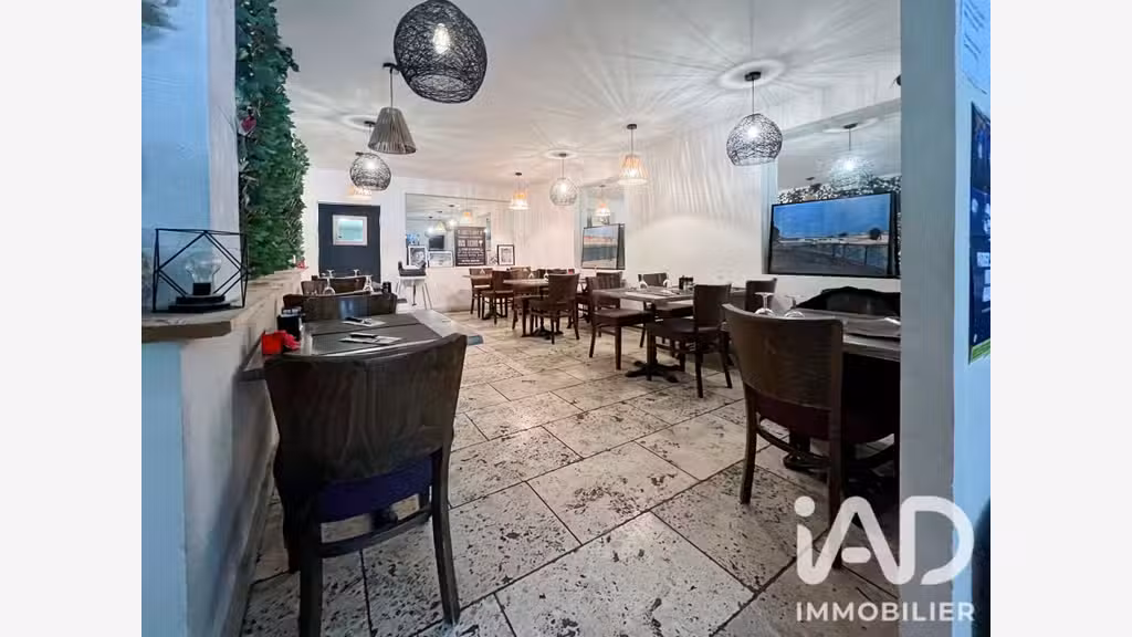 Vente murs & fonds bar PMU grande terrasse à Arles