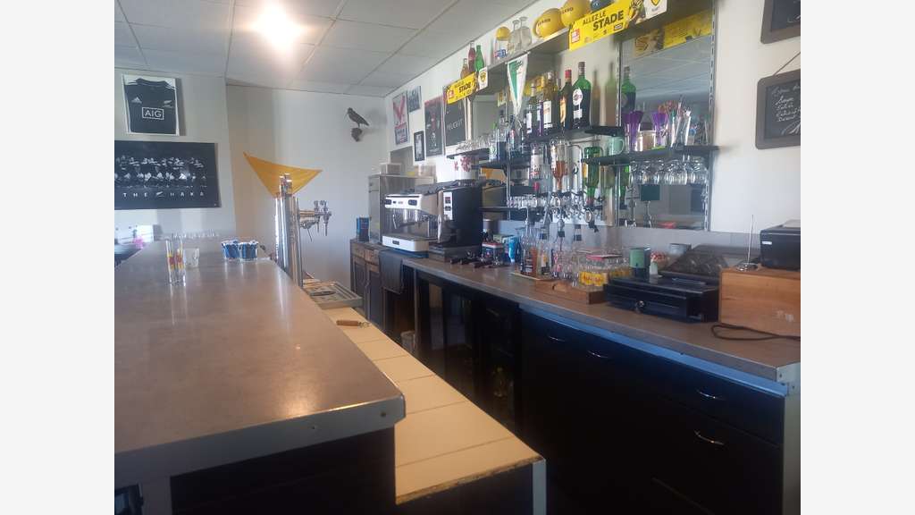 BAR-RESTAURANT À VENDRE – MEILHAN (40)
