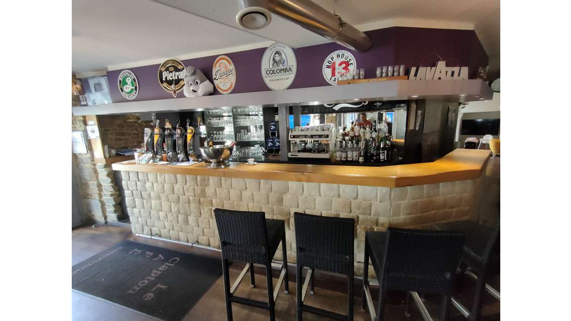 AV bar restaurant excellent emplacement Sud Manche
