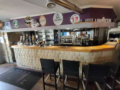 AV bar restaurant excellent emplacement Sud Manche