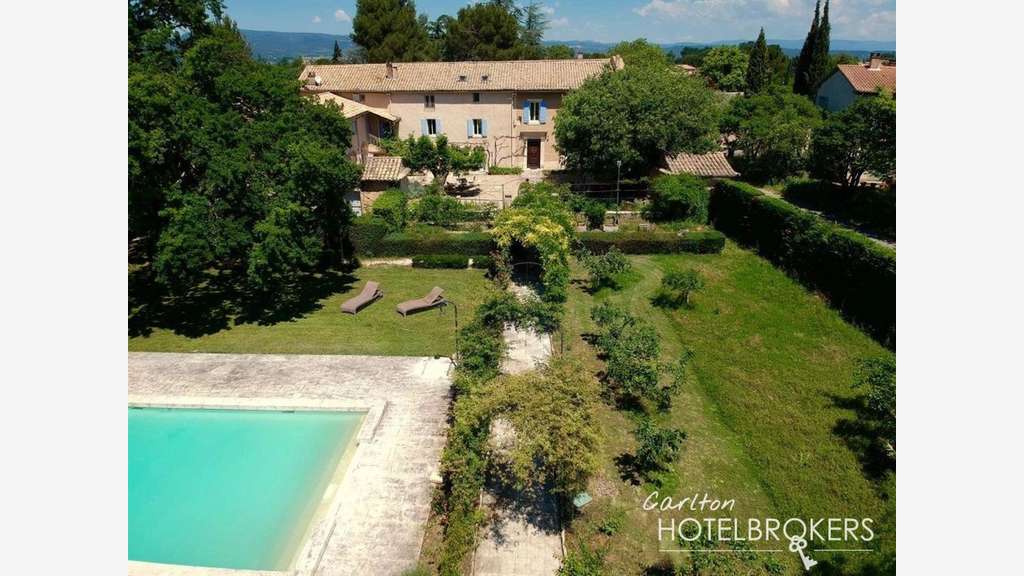 Vente Bastide Provençale + Hebergement insolite 84