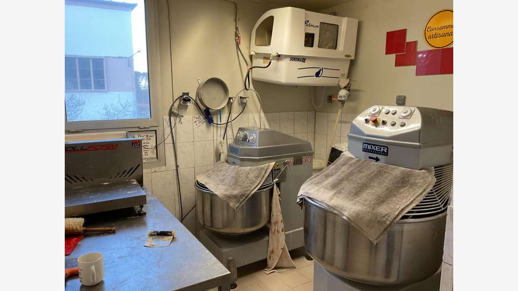 A vendre belle boulangerie avec grand parking Gers
