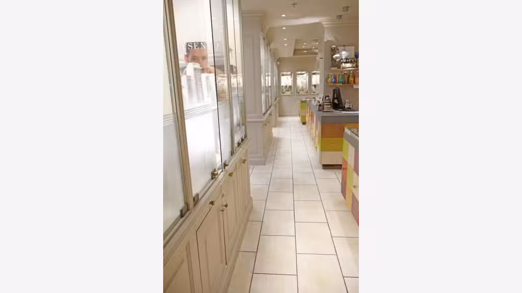Vente FDC bijouterie centre comm à Marseille 13e