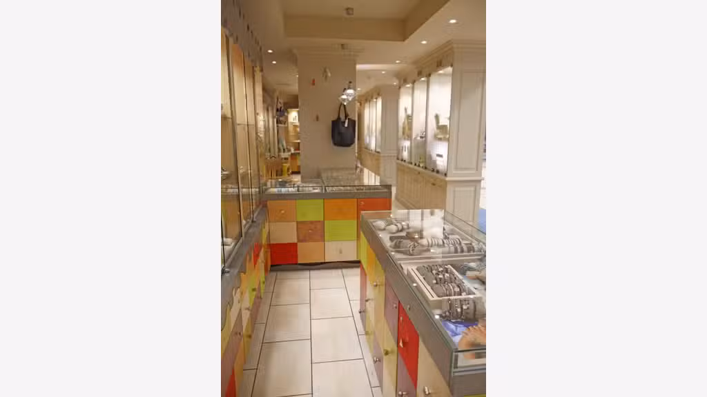 Vente FDC bijouterie centre comm à Marseille 13e