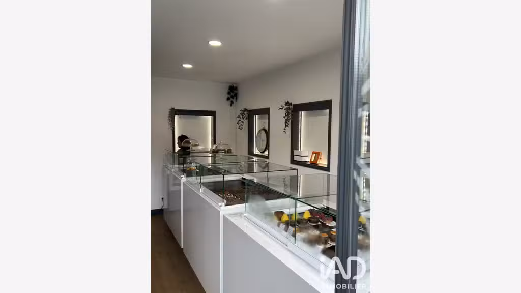 Vente biscuiterie pâtisserie à La Bourboule
