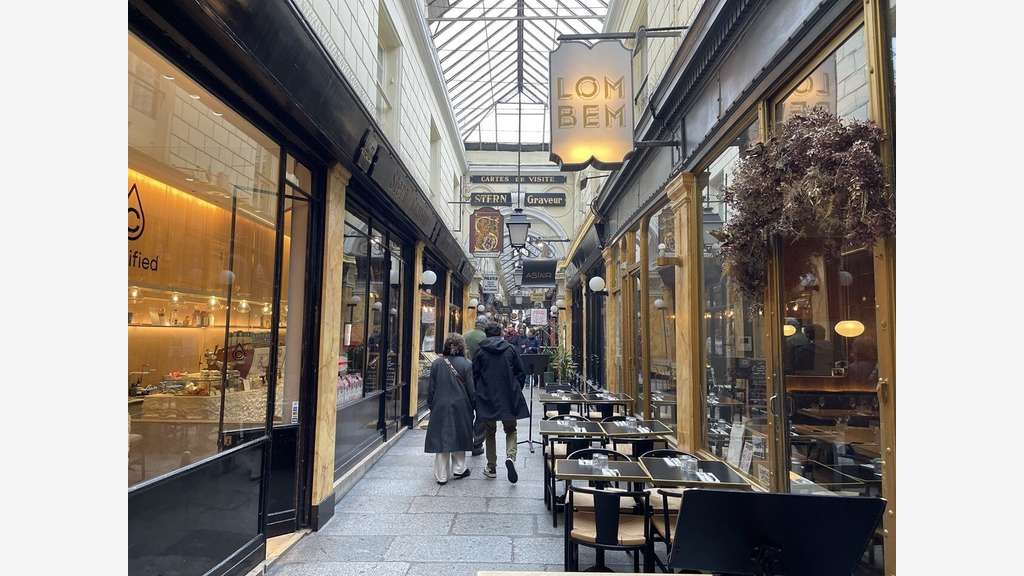 AV bistrot lic III 74 cvts grande terrasse  75002