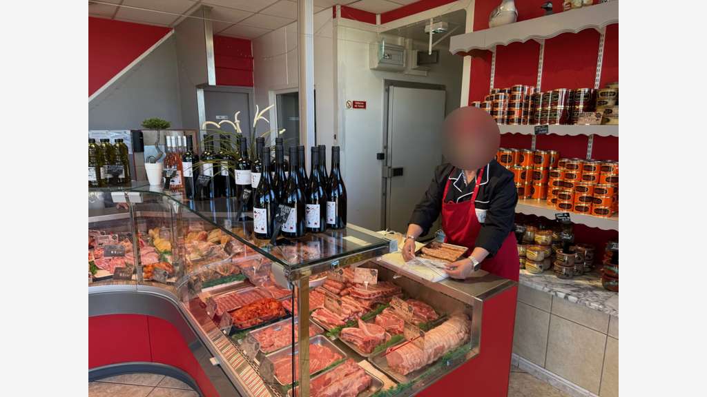 Cède charcuterie traiteur avec laboratoire dans 47