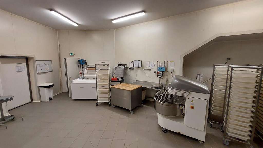 Cède boulangerie pâtisserie à 45mn Toulouse centre