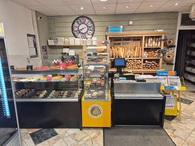 AV boulangerie proche autoroute dans le Revermont 