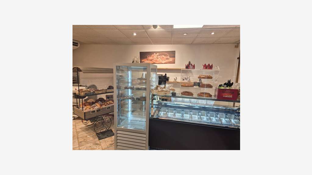 AV boulangerie proche autoroute dans le Revermont 