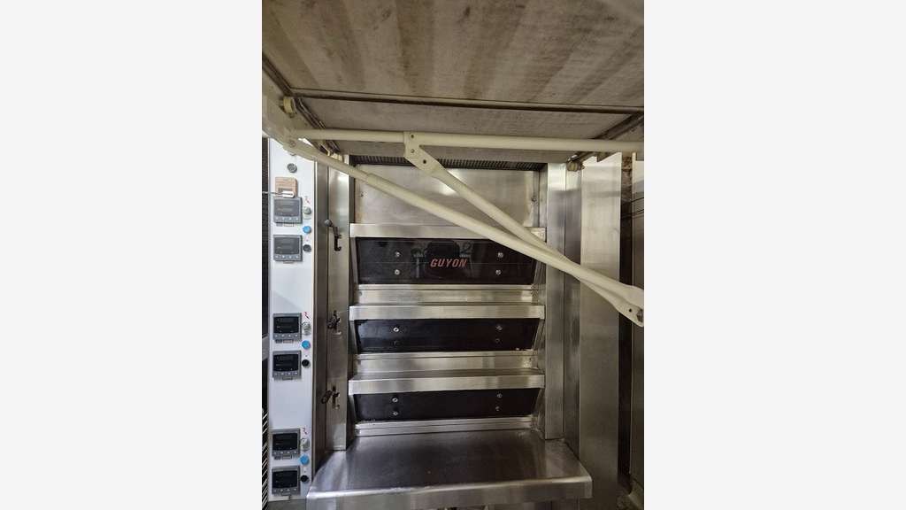 AV boulangerie proche autoroute dans le Revermont 