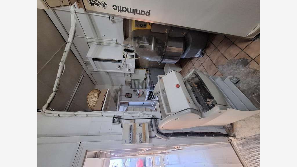 Vente affaire + logement au centre de Montluçon