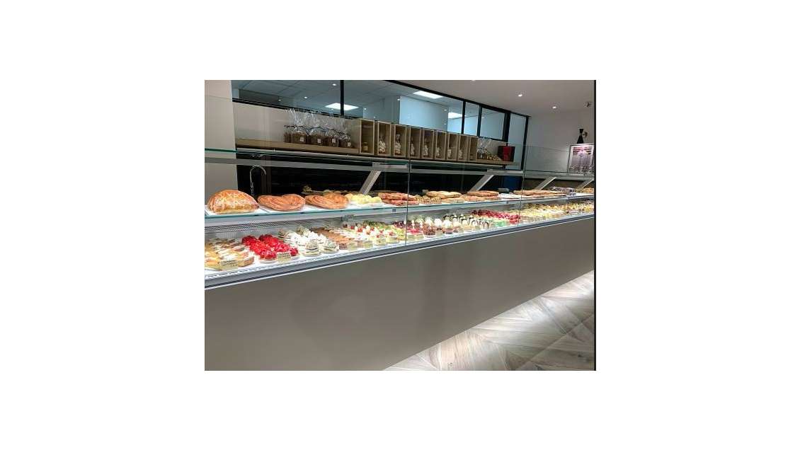 Cède boutique en plein centre ville dynamique 04