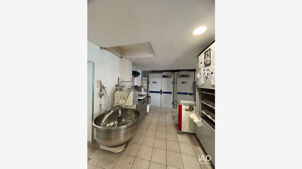 Vente boulangerie pâtisserie + maison à Anglade