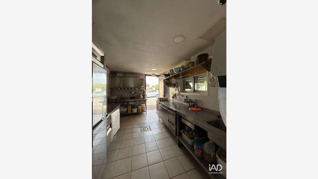 Vente boulangerie pâtisserie + maison à Anglade