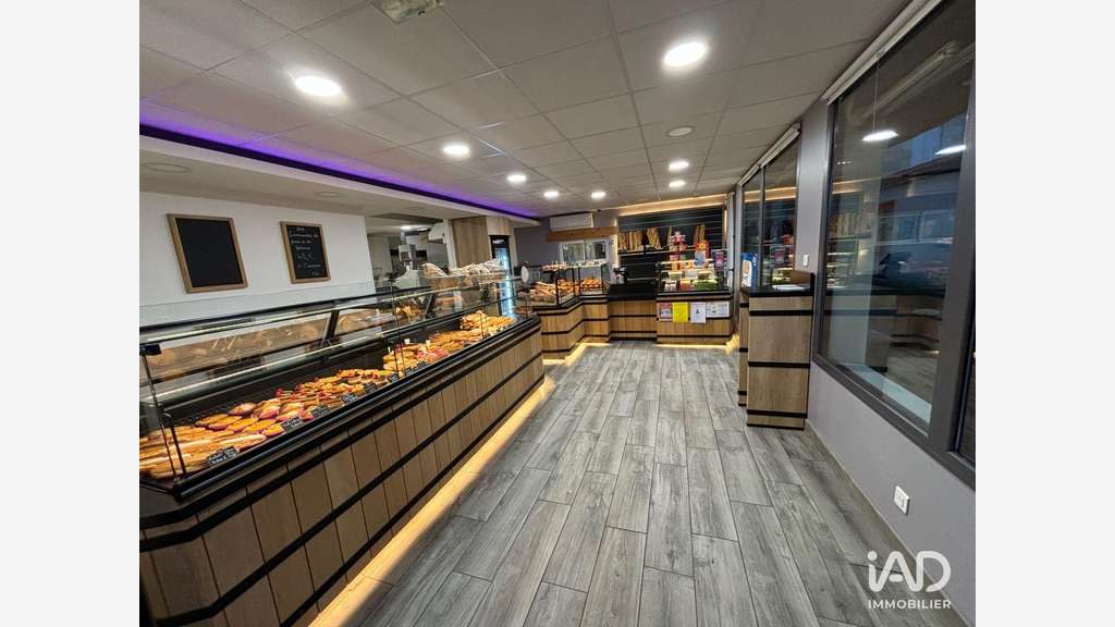 Vente boulangerie pâtisserie + maison à Anglade
