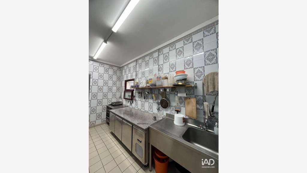 Vente boulangerie pâtisserie + maison à Anglade