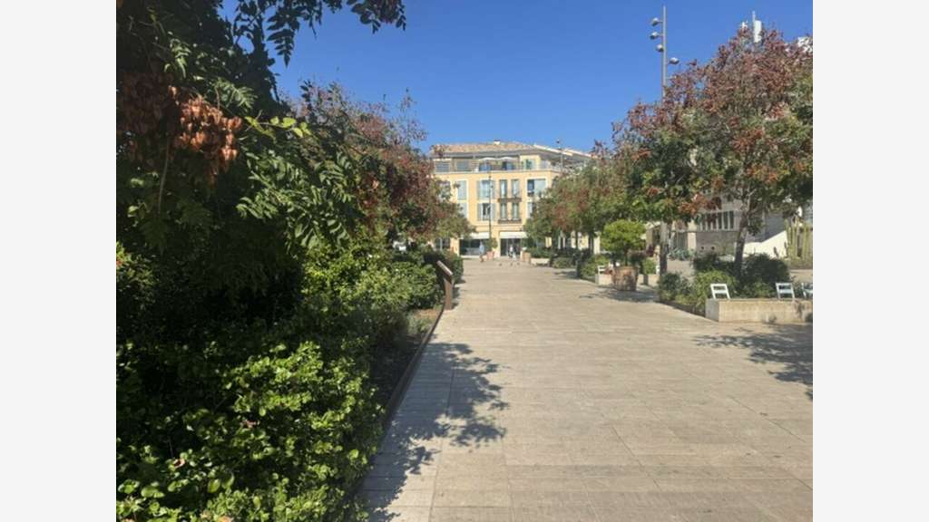 A céder boulangerie sandwicherie en angle Antibes 