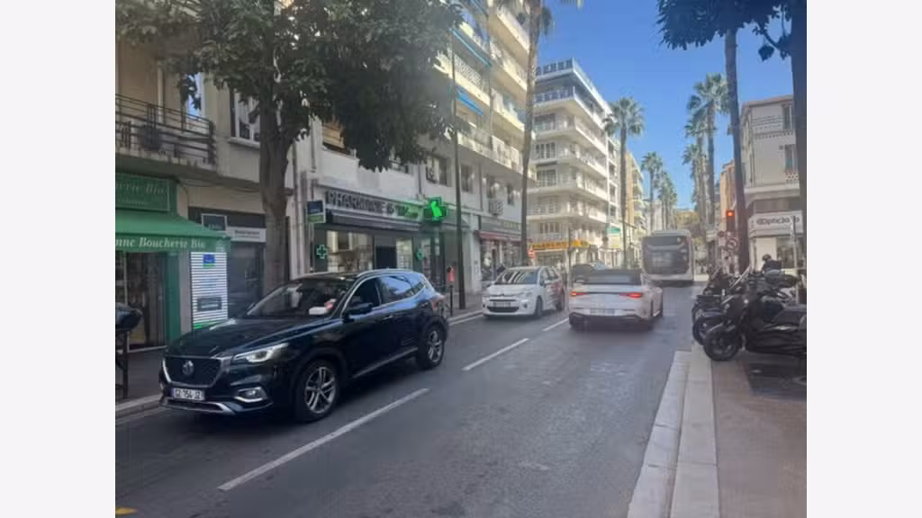 A céder boulangerie sandwicherie en angle Antibes 