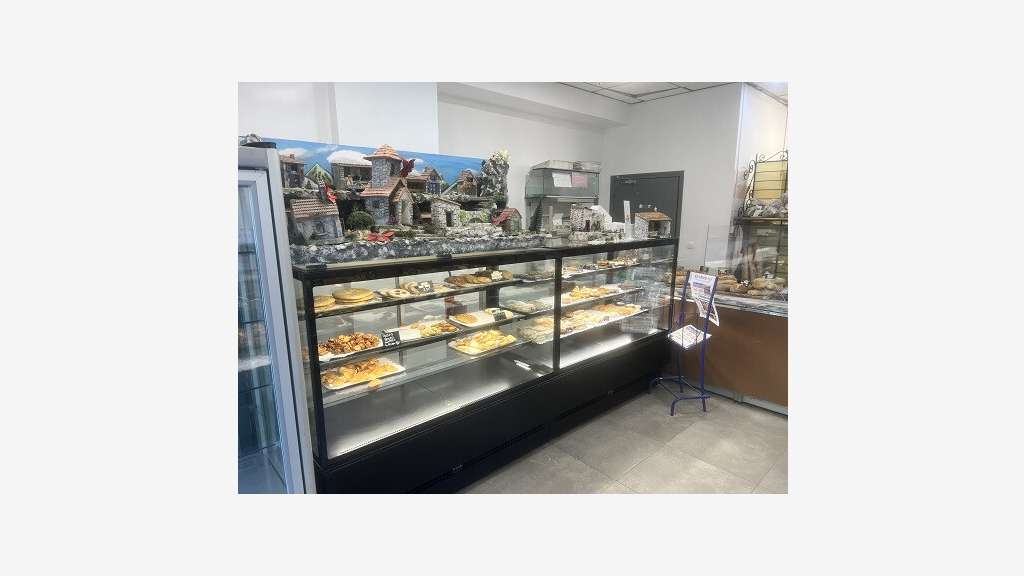 AV boulangerie cuisson devant la clientèle 13