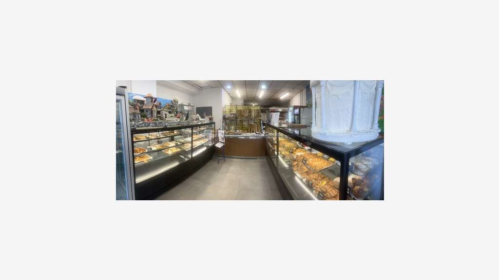 AV boulangerie cuisson devant la clientèle 13