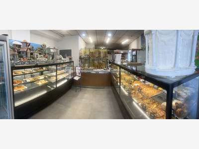 AV boulangerie cuisson devant la clientèle 13