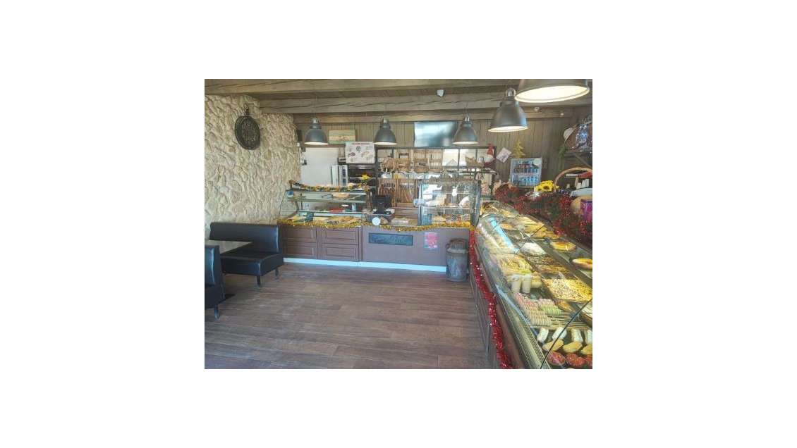 AV belle boulangerie petit centre commercial 13