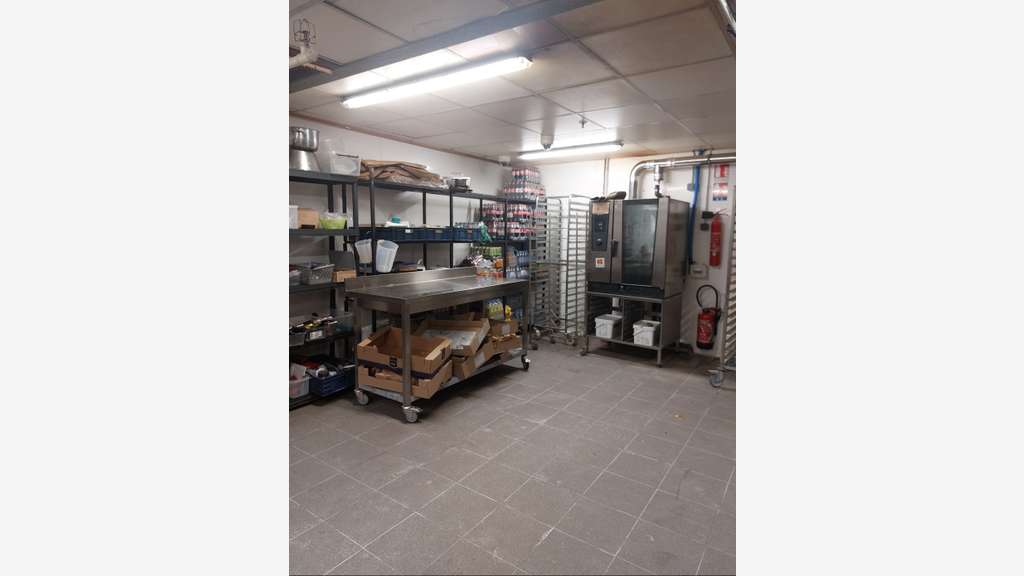 Vente belle boulangerie dans centre commercial 14