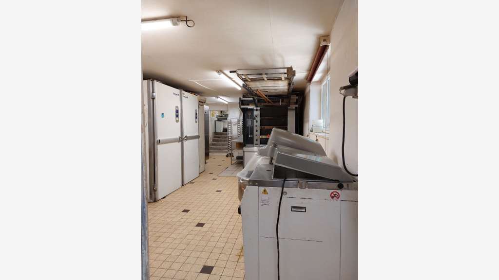 Vente boulangerie de village axe très passant 14