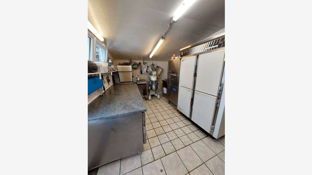 Vente boulangerie de village axe très passant 14