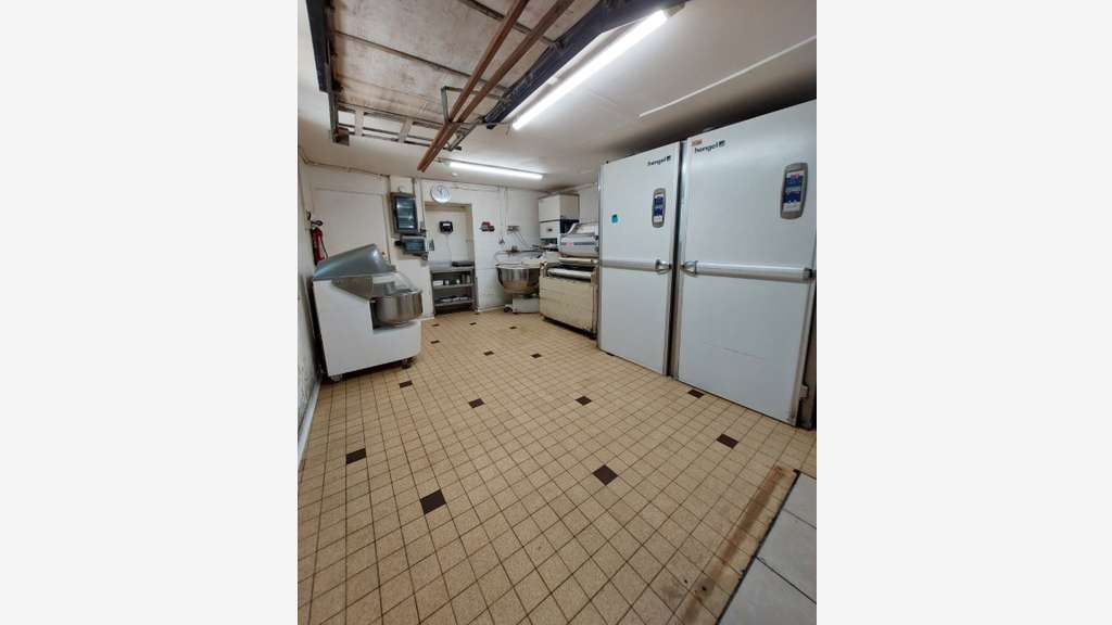 Vente boulangerie de village axe très passant 14