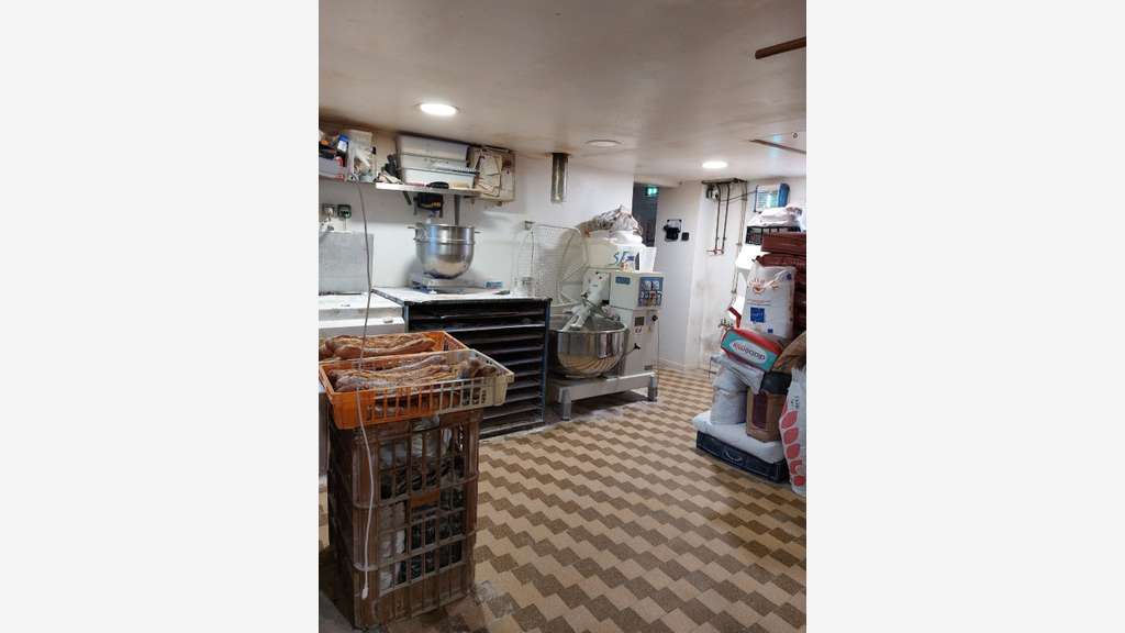 AV boulangerie village proche zone touristique 14