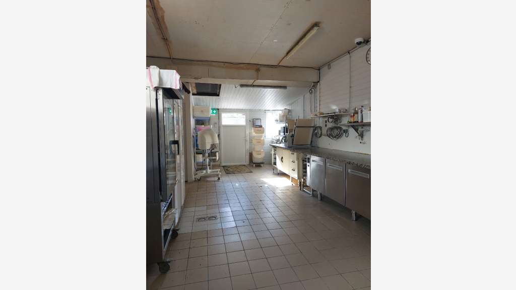 AV belle boulangerie dans une ville dynamique 14