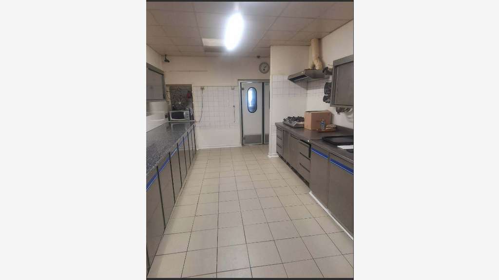 BOULANGERIE AVEC EMPLACEMENT DE 1er ORDRE SUR