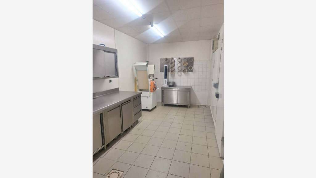 BOULANGERIE AVEC EMPLACEMENT DE 1er ORDRE SUR