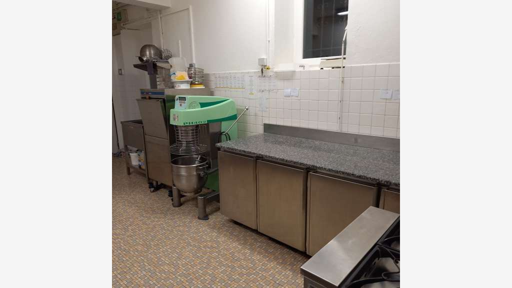 A vendre murs + fonds boulangerie dans le Cher