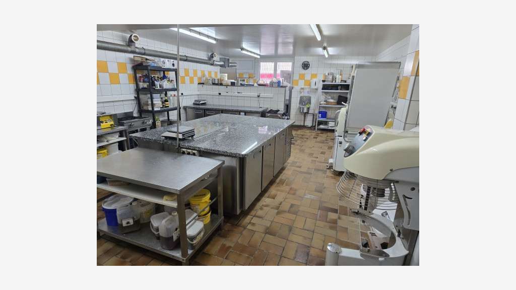 Vente boulangerie pâtisserie axe très fréquenté 25