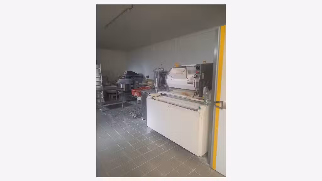 AV grande boutique, proche frontière suisse 25