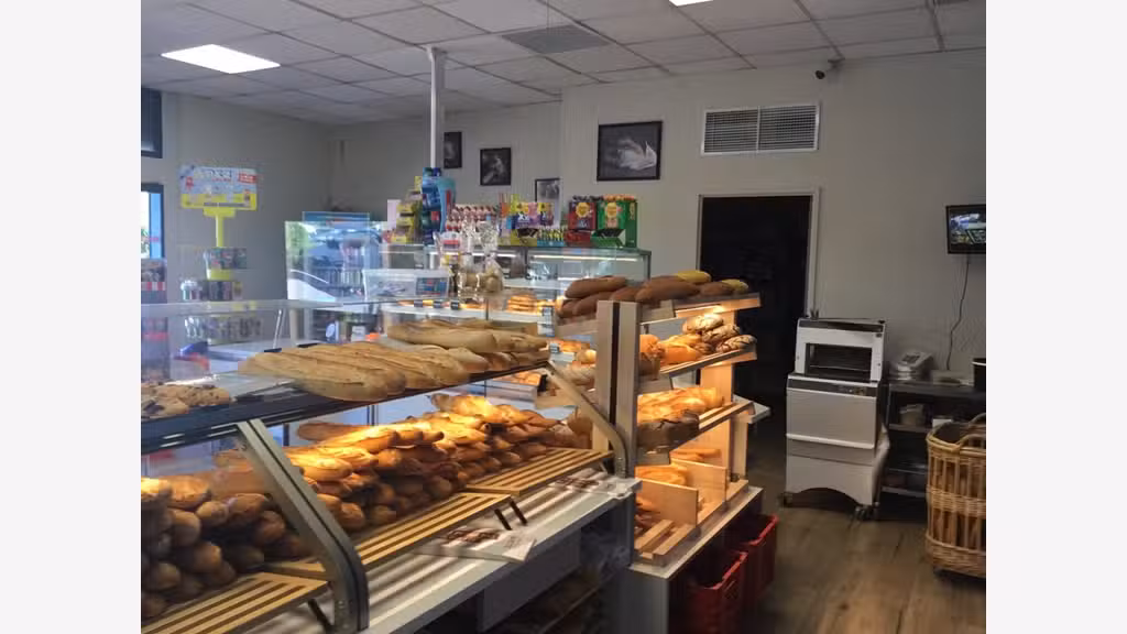 Boulangerie-pâtisserie + dépôt à vendre Gard