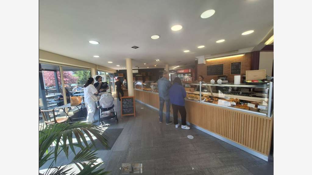 Boulangerie à vendre dans quartier de bureau 33