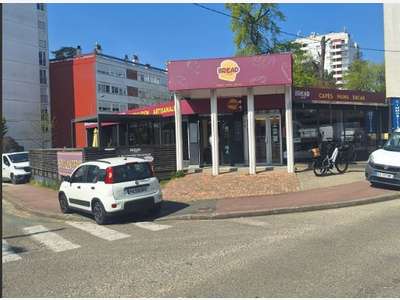 Boulangerie à vendre dans quartier de bureau 33