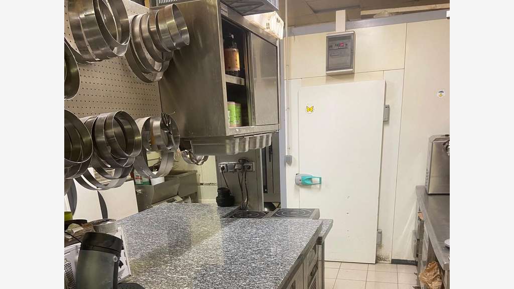Boulangerie Toulouse avec parking, fort potentiel